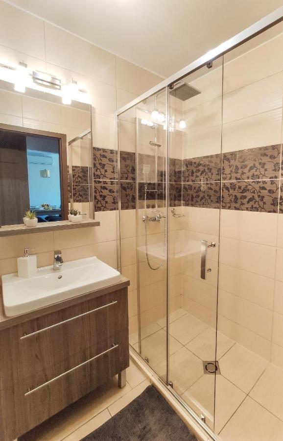 Holiday Apartman Шарвар Экстерьер фото