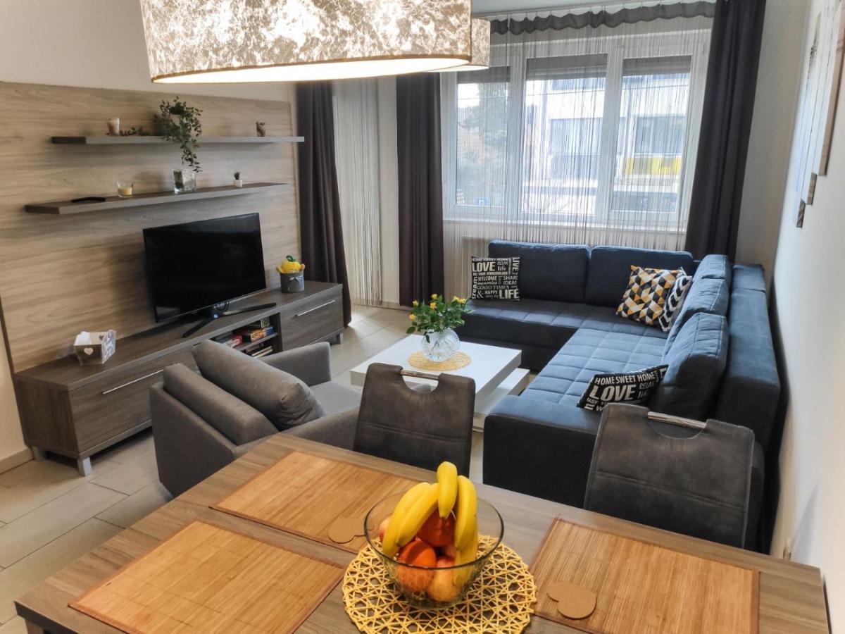Holiday Apartman Шарвар Экстерьер фото