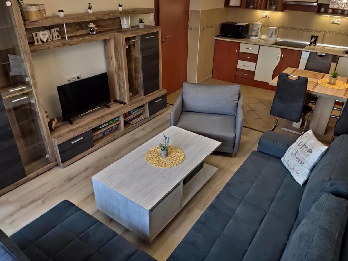 Holiday Apartman Шарвар Экстерьер фото