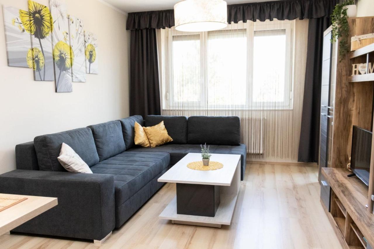 Holiday Apartman Шарвар Экстерьер фото